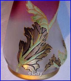 Vase Art Nouveau modèle Musset, verre rouge dégradé émaillé Legras Pavots