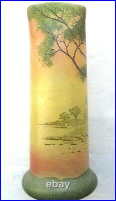 Vase Art Nouveau, verre émaillé Legras Paysage aux grands arbres