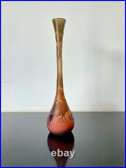 Vase D'Argental verre multicouche dégagé acide. Art nouveau Pate de verre. Galle