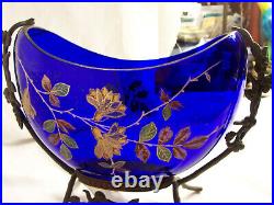 Vase JARDINIERE centre de table VERRE bleu peint émaillé FLEUR socle métal 1900