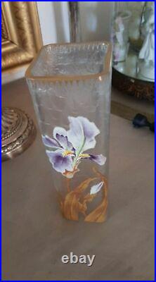 Vase LEGRAS Art Nouveau en verre émaille à décor d' iris