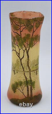 Vase LEGRAS en Verre Emaillé Art Nouveau SIGNE déposé décor lac et foret h= 28cm