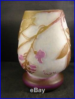 Vase Legras, pâte verre dégagé à l'acide glycines, forme originale, art nouveau