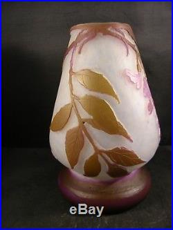 Vase Legras, pâte verre dégagé à l'acide glycines, forme originale, art nouveau