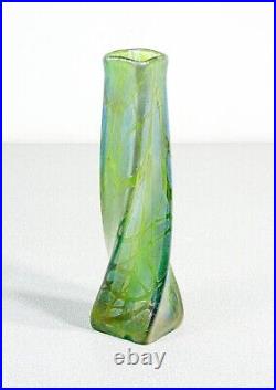 Vase Loetz Autriche Pampas Crète Verte Verre Soufflé Iridescent Art Nouveau