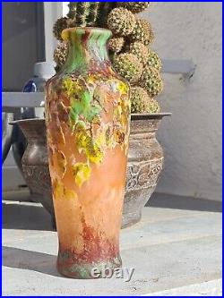 Vase Soliflore Daum Nancy À Décor De Feuilles de Vignes, Pâte verre Art Nouveau