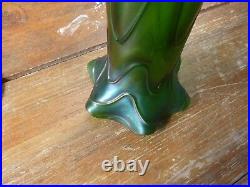 Vase art nouveau verre irisé monture cuivre rouge H 20 cm, gout de Loetz