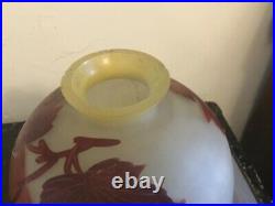 # Vase boule patte de verre Art nouveau signé Leg (Legras)