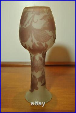 Vase en verre gravé acide décor style art nouveau fleur iris