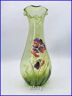 Vase en verre soufflé émaillé à décor floral de Legras Montjoye Art Nouveau