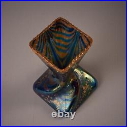 Vase hélicoïdal en verre soufflé bohème vers 1880/1900 Art nouveau