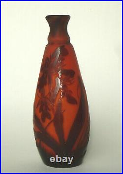Vase miniature verre gravé à l'acide d'iris Ets Gallé 1910 1920 Art Nouveau